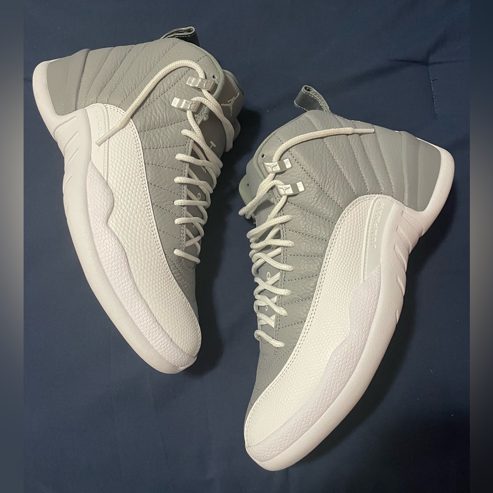 Air Jordan 12 Retro 'Stealth'